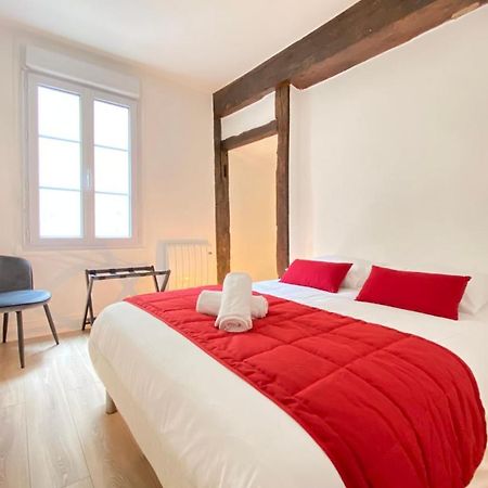 Appartement Le Soleil d'Or à Chartres Extérieur photo